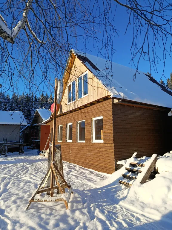 Домик с видом на озеро