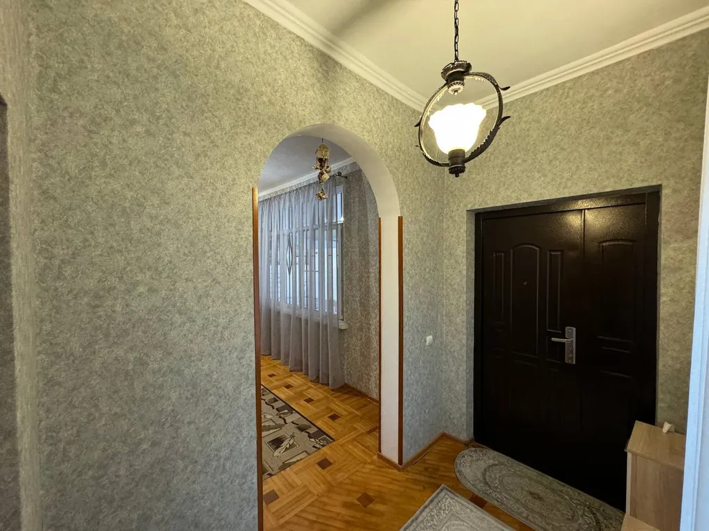 Коттедж Уютный второй этаж дома с отдельным входом и территорией во дворе — Сухум