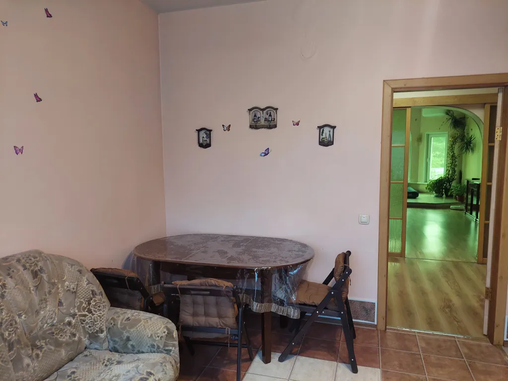 Просторные апартаменты с территорией