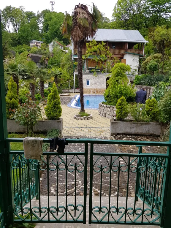 Дом с бассейном у моря участок - 24 сотки райского сада