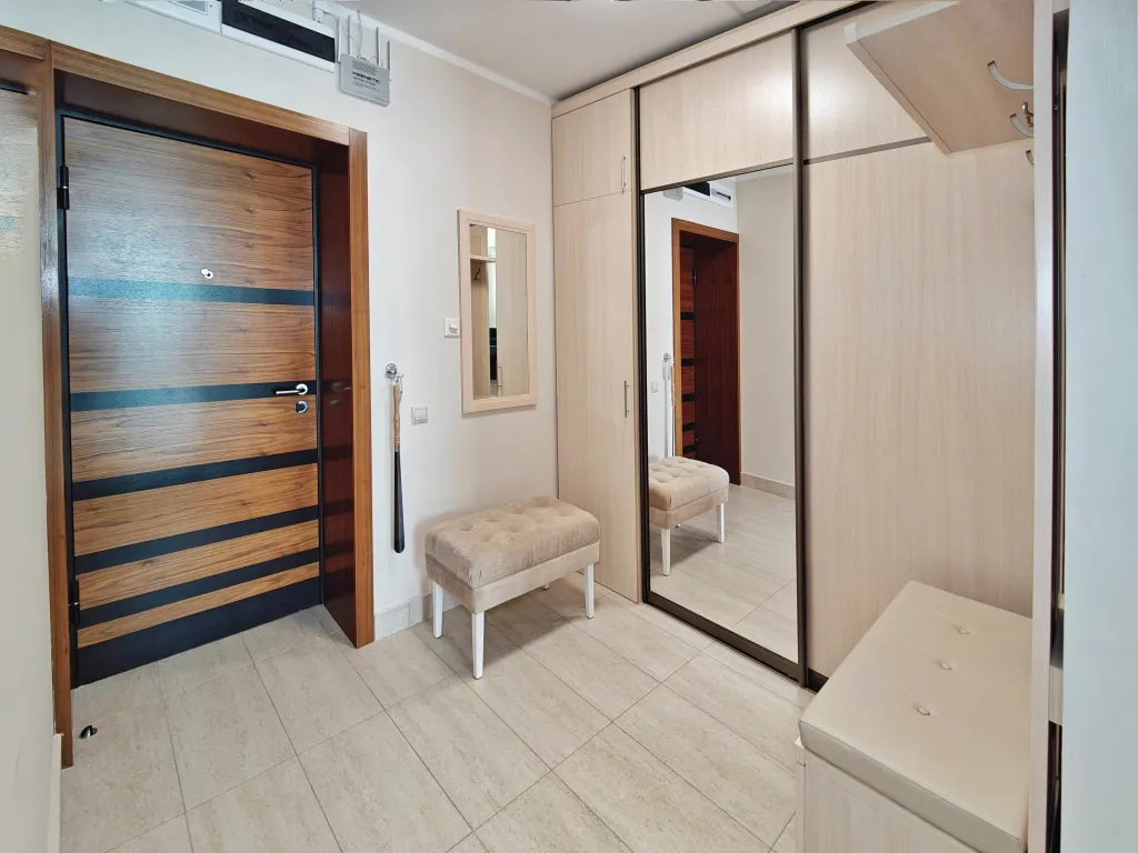 Видовая квартира-студия в Золотой Бухте