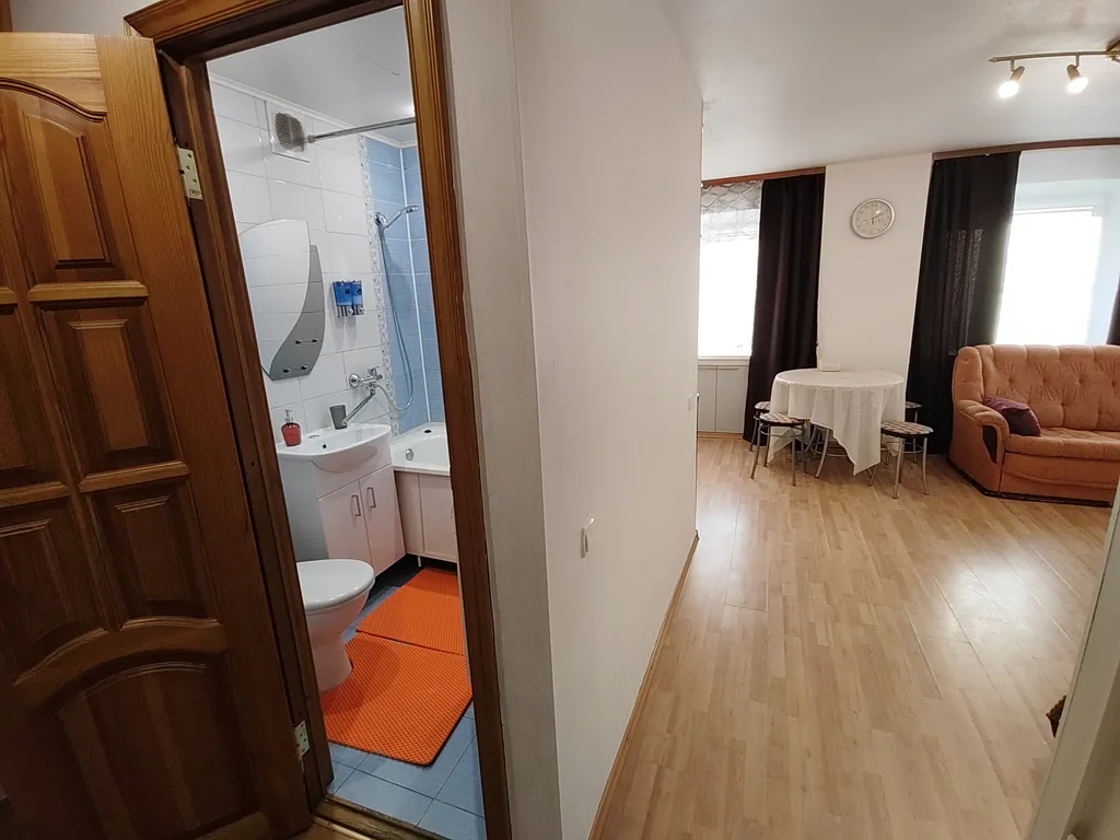 Просторная студийного плана двушка на Пяти Углах