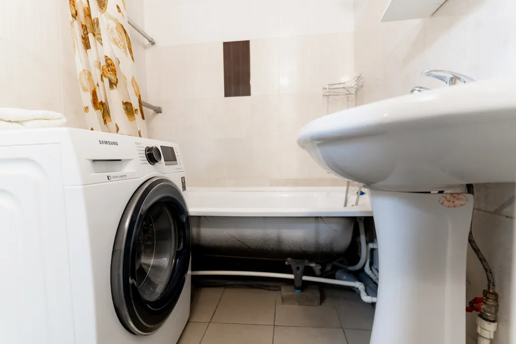 Квартира центре города на цокольном этаже с парковкой