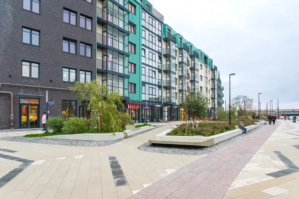 Золотая бухта с видом на реку