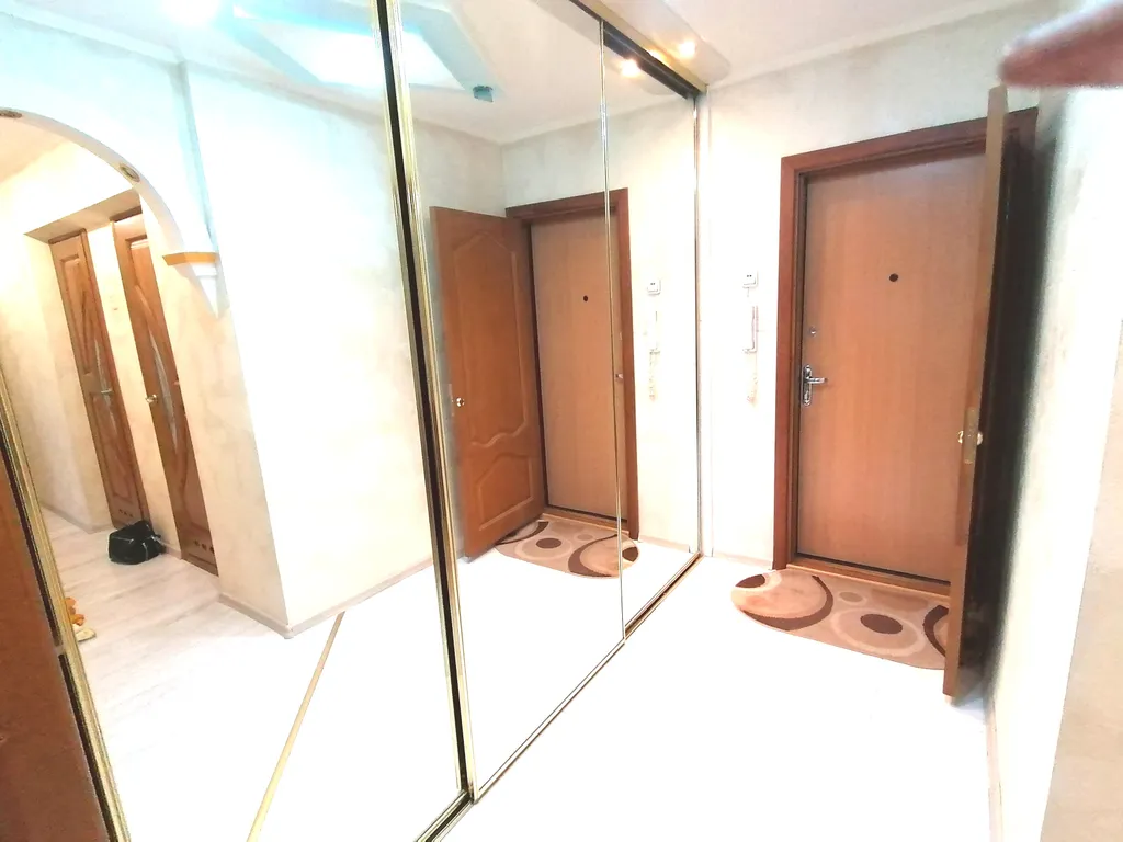 Уютная квартирка возле центра и тц"тринити"