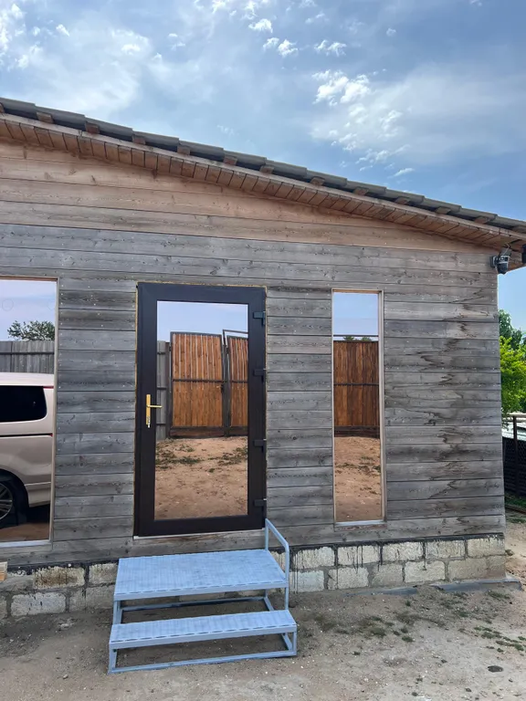 Дом целиком недалеко от моря