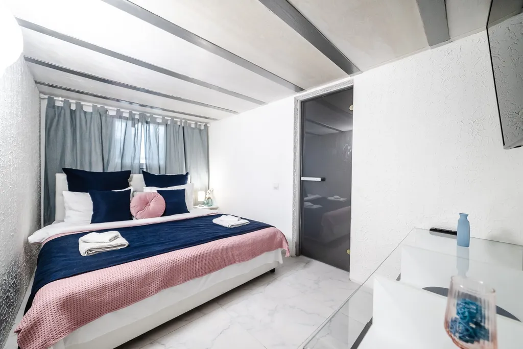 Квартира Квартира Большой двухуровневый лофт с собственной сауной и джакузи — Москва