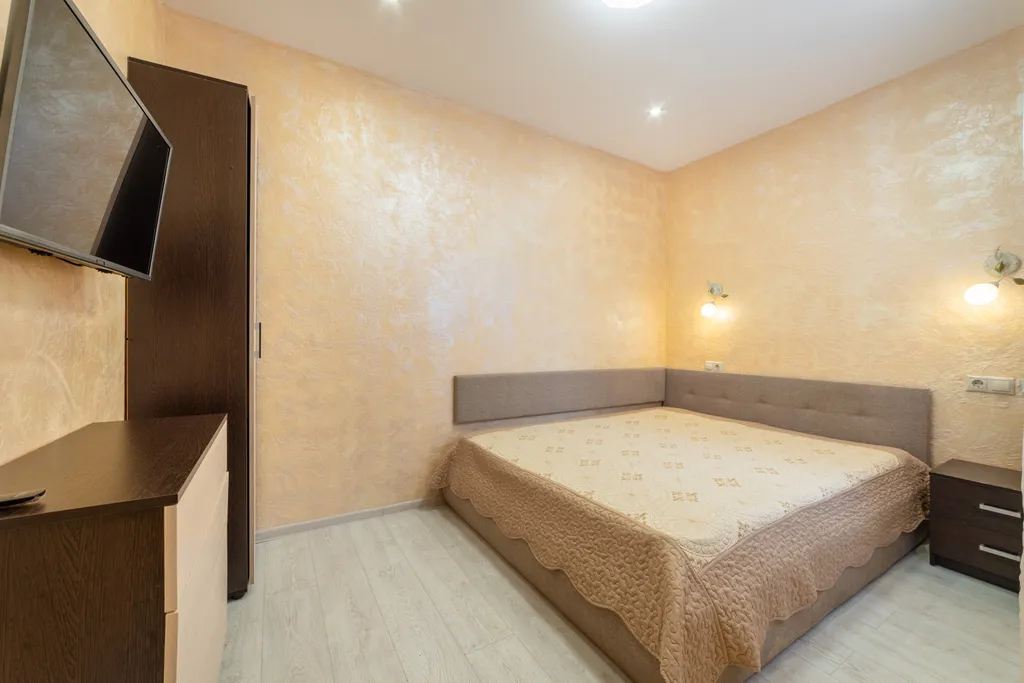 Двухкомнатная квартира с изолированными комнатами 15 минут до моря