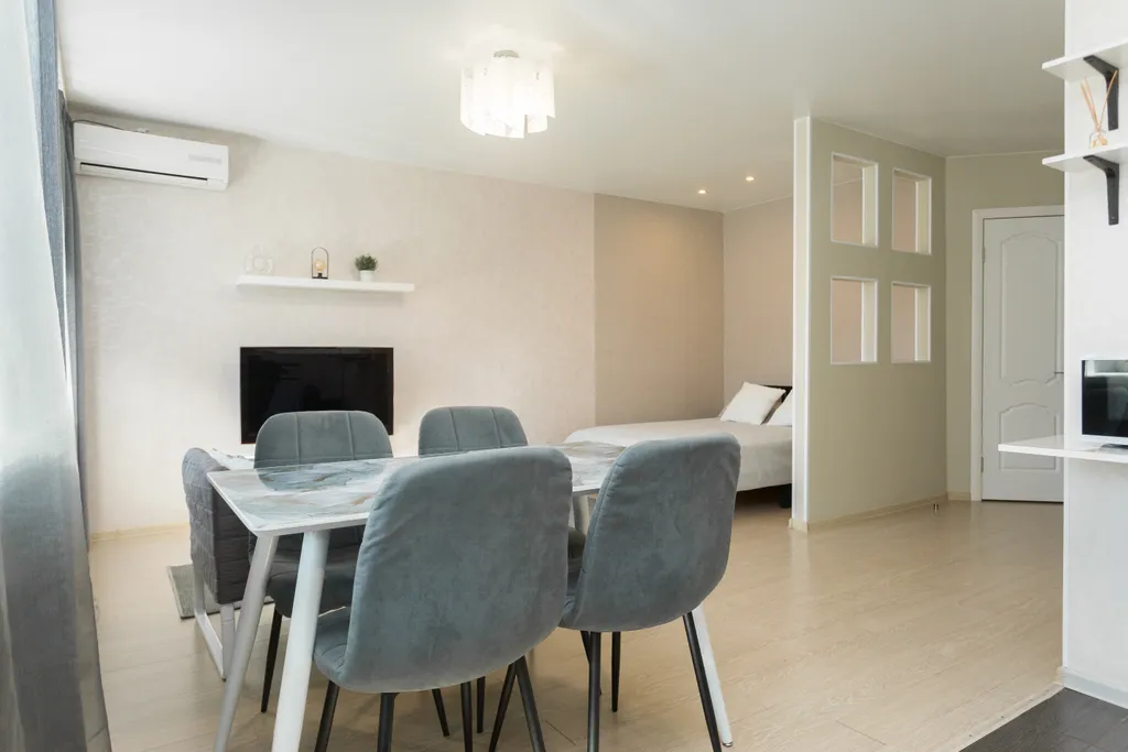 Чистая уютная студия в центре. Заселение до 23-00 ч