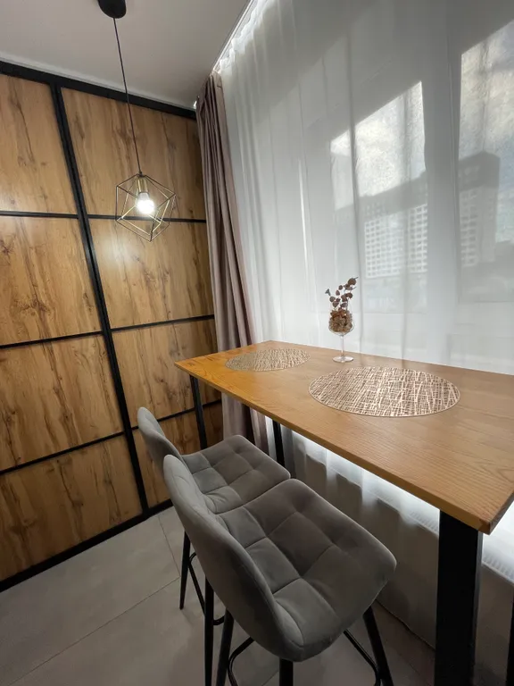 Уютная светлая квартира с большими окнами