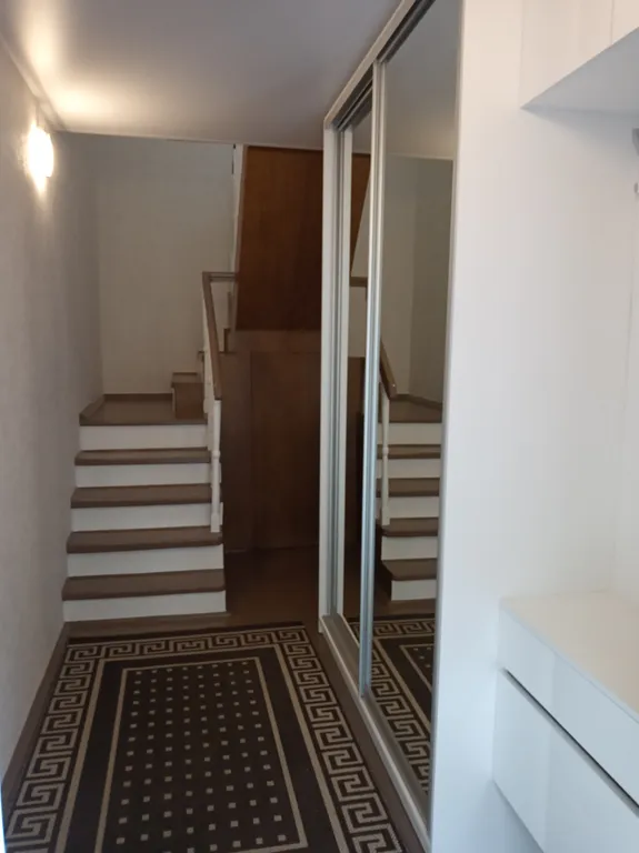 Уютный домик с отдельным двором в тихом районе города