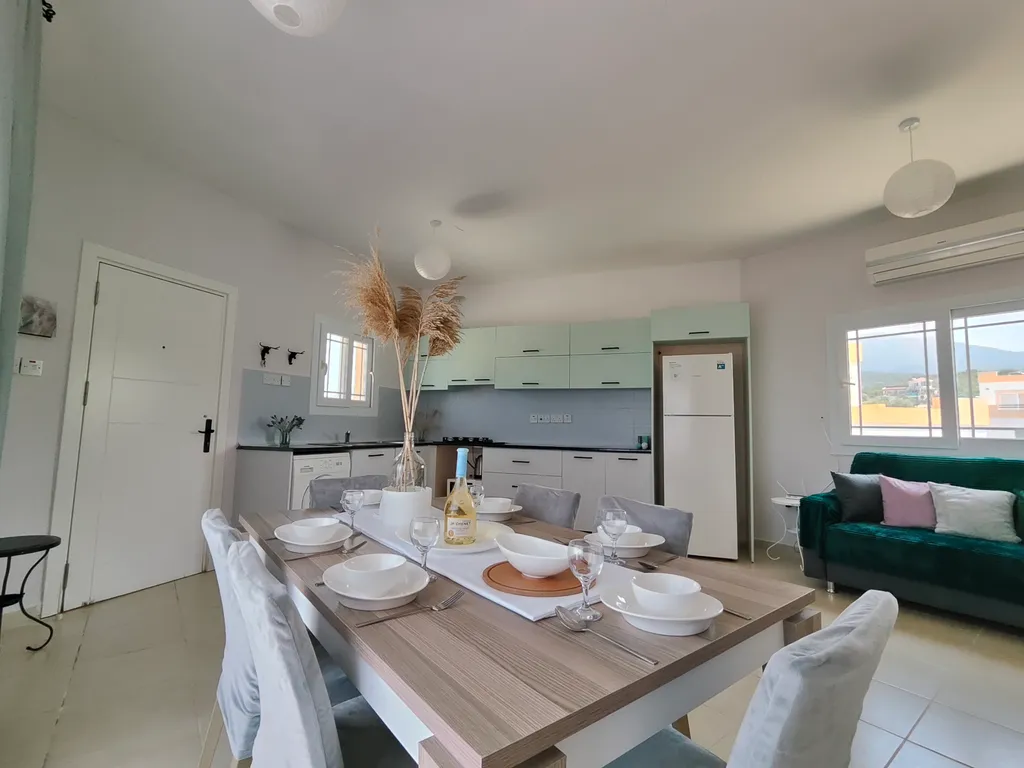 Пентхаус с видом на море и горы