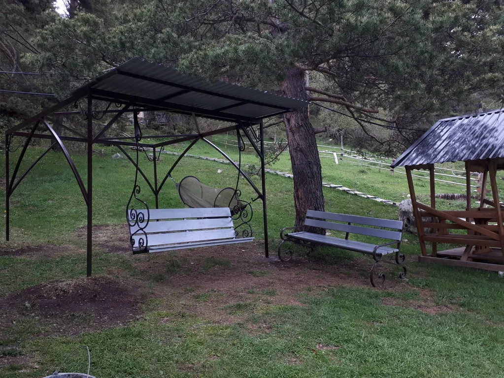 Коттедж Домик-усадьба с панорамным видом на лес и горы — Архыз