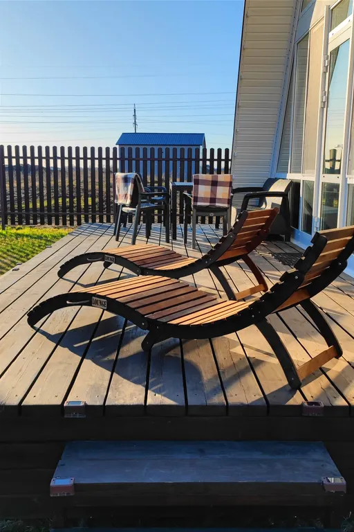 Панорамный домик с теплым бассейном в пяти минутах ходьбы от города