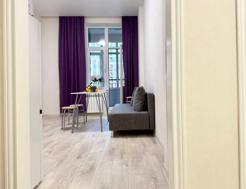 Двухкомнатная квартира с балконом в Лайково