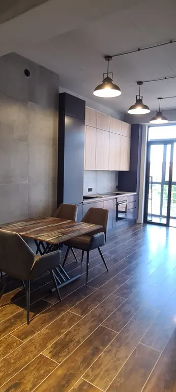 Квартира с дизайнерским ремонтом в стиле лофт