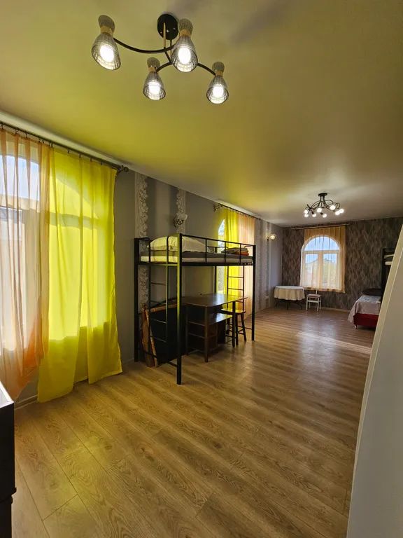 Целый этаж в частном доме в тихом районе