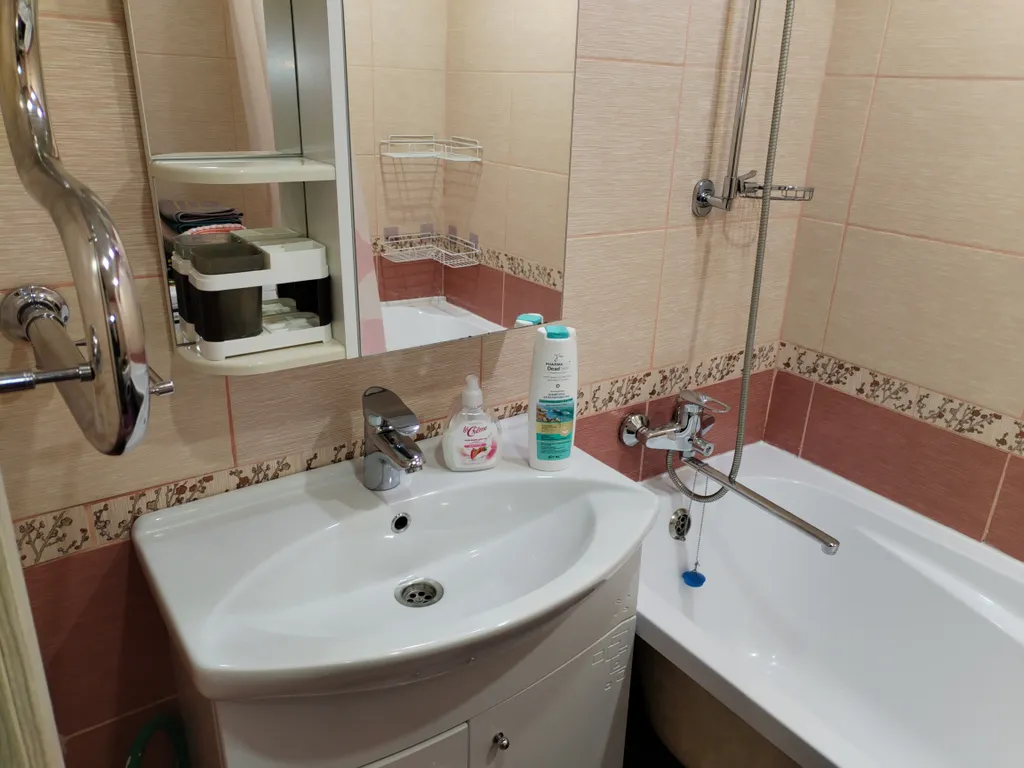 ТЦ Трио, Мега, Ледовый дворец