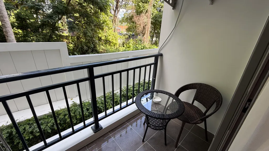 Супер однушка у моря с бассейном и спортзалом, тихое милое место