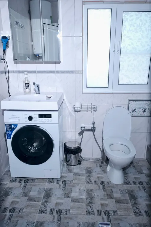 Половина дома с отдельным входом, с садом на берегу Чёрного моря