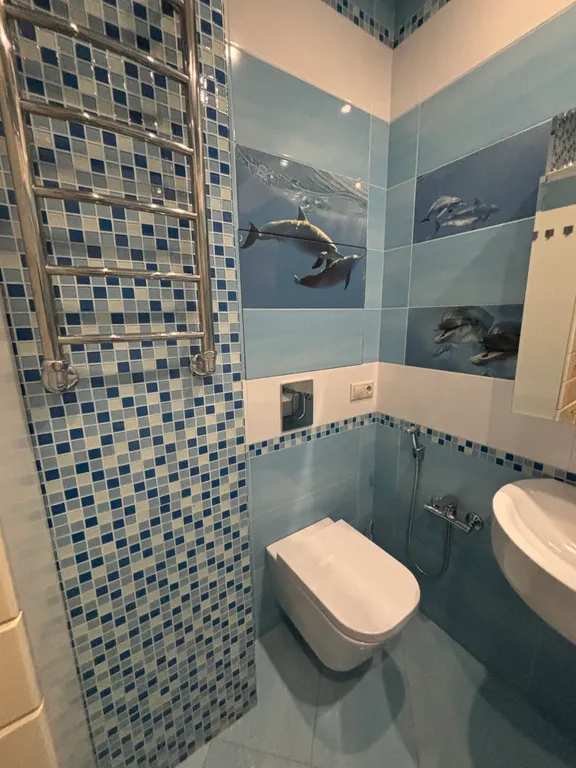 Шикарная двухкомнатная квартира с кузней- гостиной с видом на лес