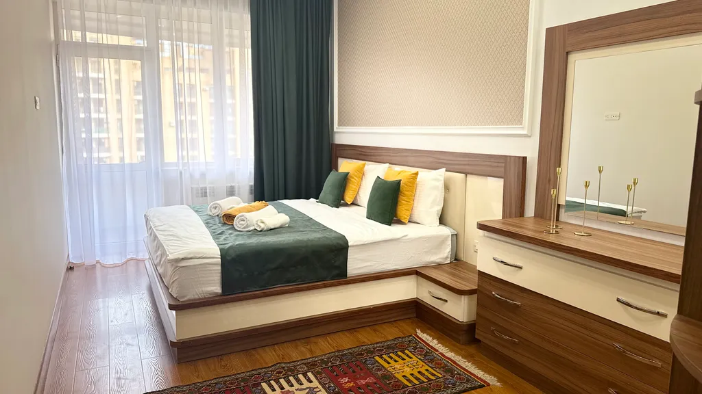 Современные апартаменты в центре с красивым видом