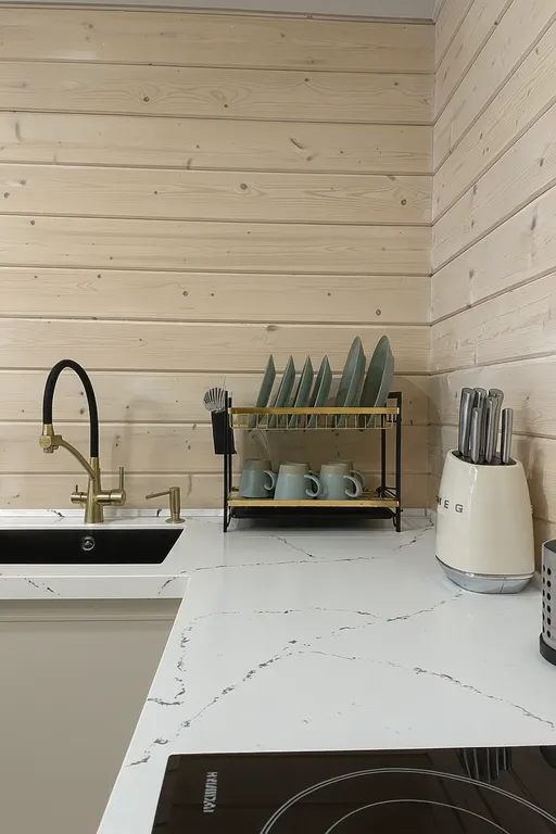 Просторный дом в стиле барнхаус с террасой й и чаном