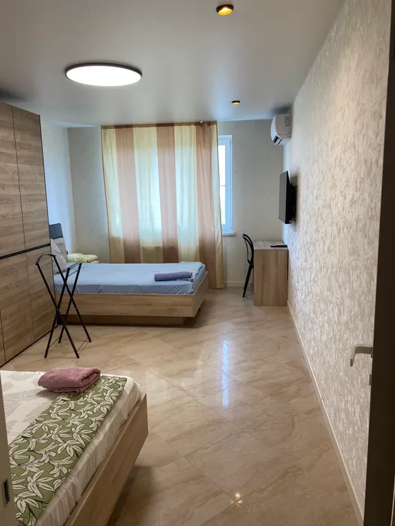 Двухкомнатные апартаменты в новостройке с витражным балконом