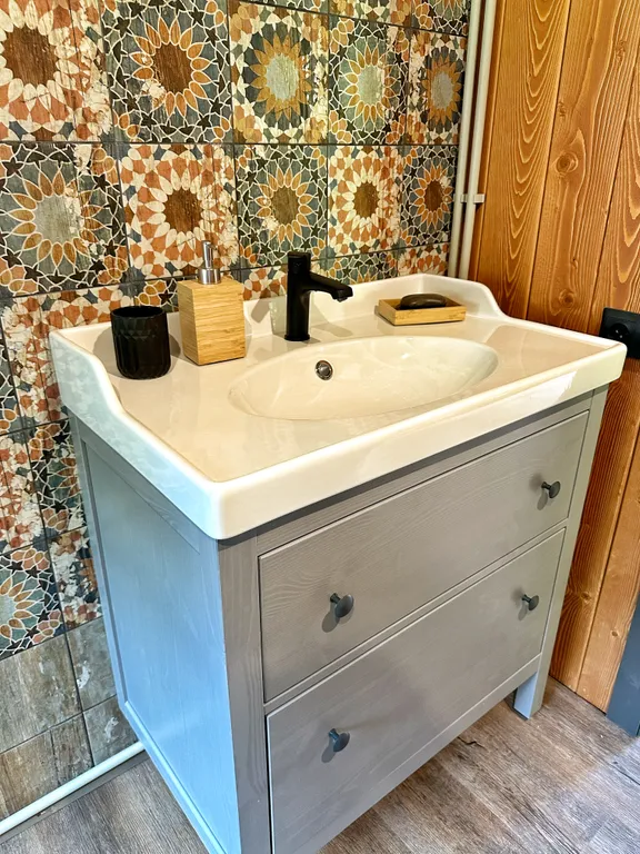 Коттедж Коттедж на берегу реки — Хотнежа