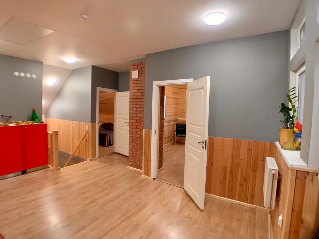 Коттедж на на берегу озера с банями и купелью