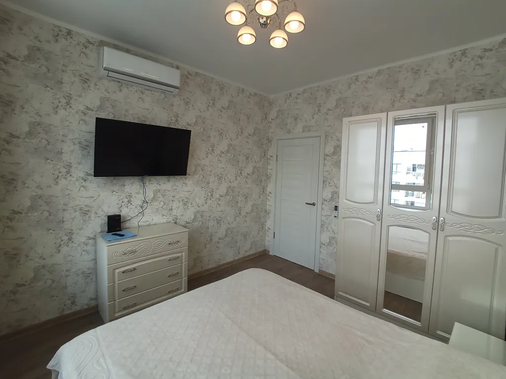 Свежая двушка в шаге от метро