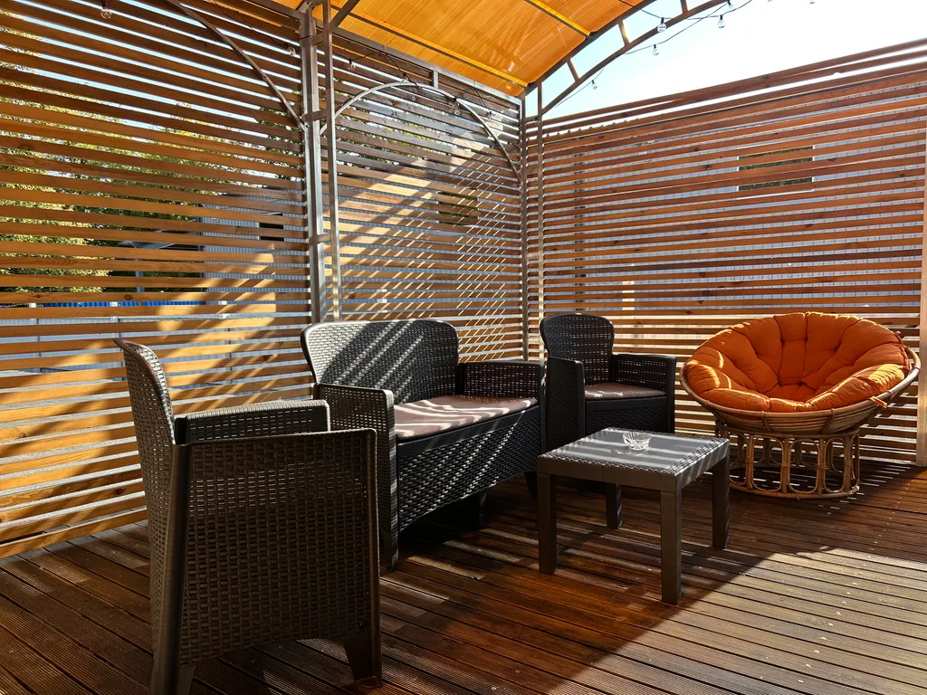 Уютный номер на крыше с террасой