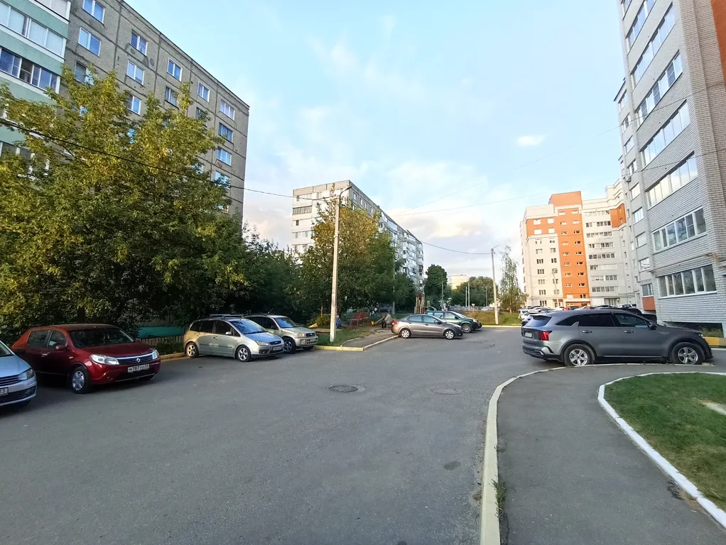 Квартира с панорамным видом, парковка для легковых и грузовых машин