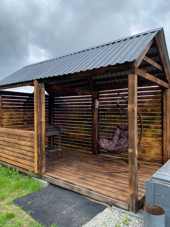 Уютный скандинавский домик у леса