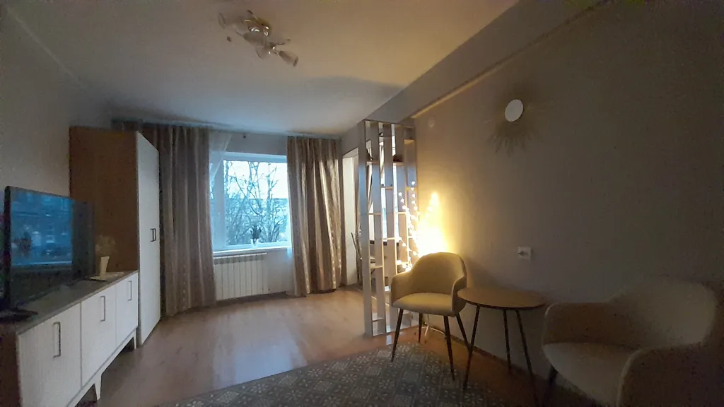 1 комнатная квартира в тихом районе с озером (3 гостя)