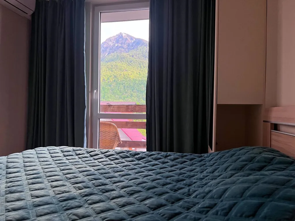 Квартира с балконом и невероятным видом на горы