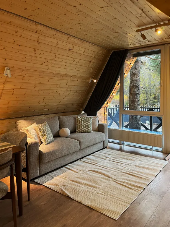 Двухэтажный A-Frame дом у реки Гарабаши с видом на горы