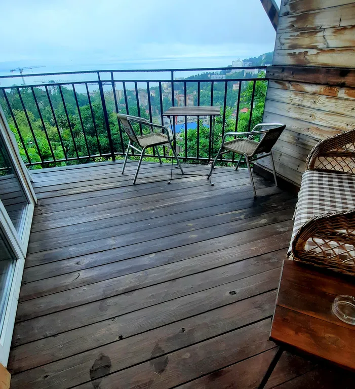 Уютный дом с видом на море и горы