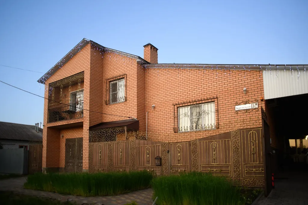 Просторный комфортабельный коттедж в центре города с банным чаном