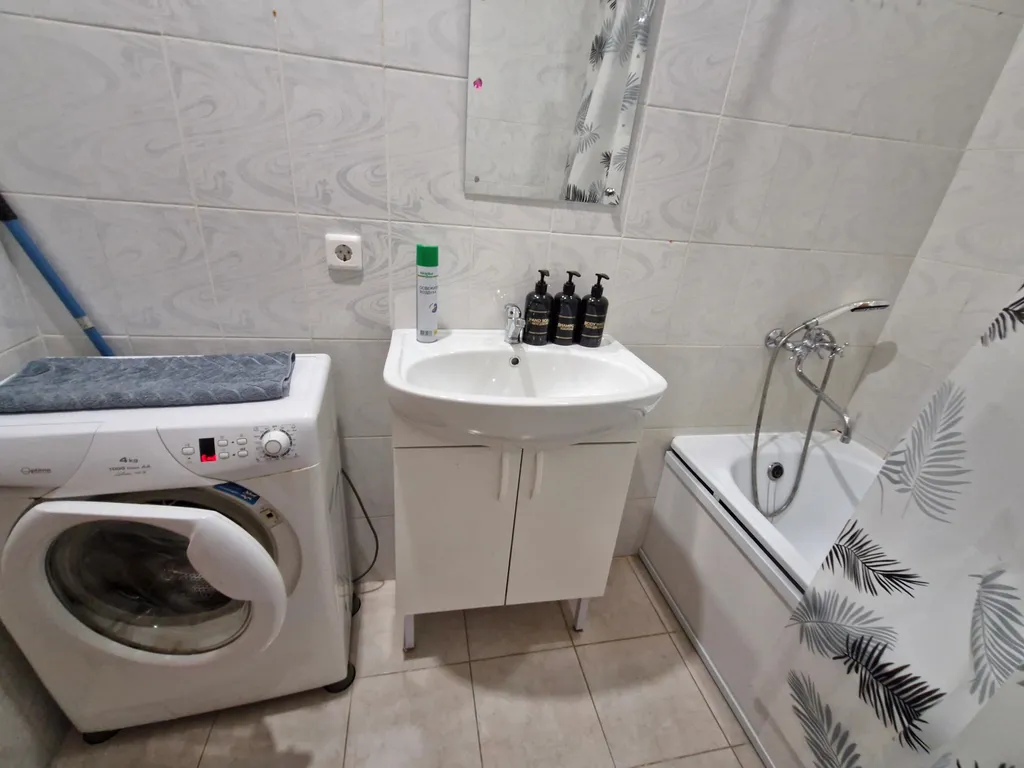 Хорошая квартира в новостройке с тремя раздельными местами