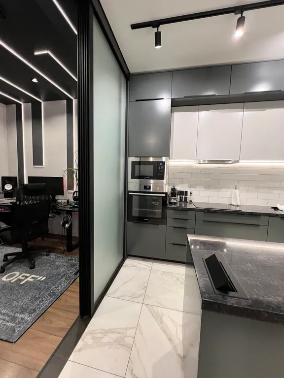 Апартаменты с офисом в КМ Tower Plaza