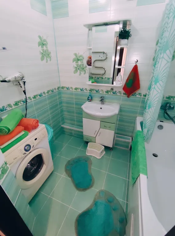 Просторная квартира через дорогу от территории монастыря