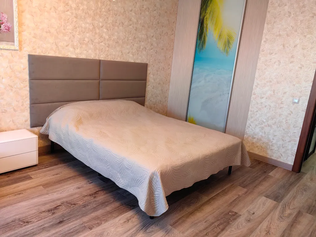 Квартира Уютная квартира-евродвушка с видом на парк — Екатеринбург