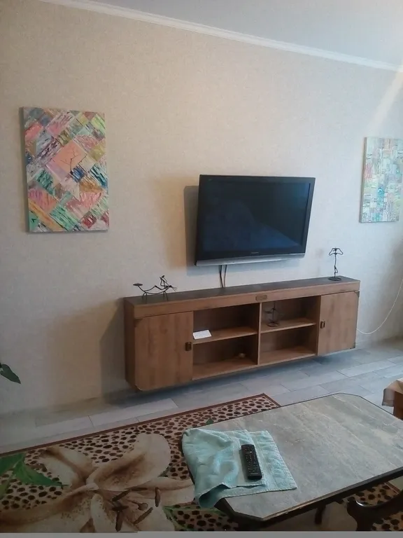 Уютная квартира не далеко от центра города (спальный район)