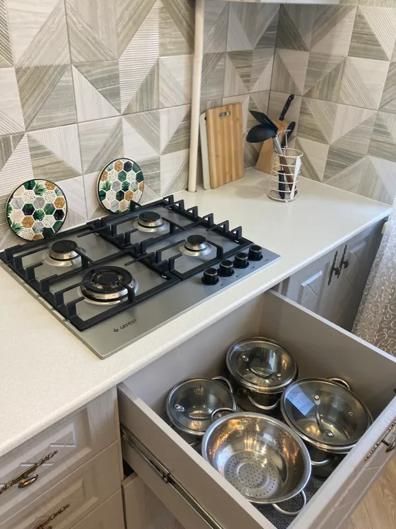 Комфортная трёшечка в центре города, 4 раздельных двуспальных места