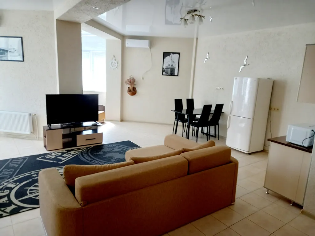 Просторная студия на первой линии у моря