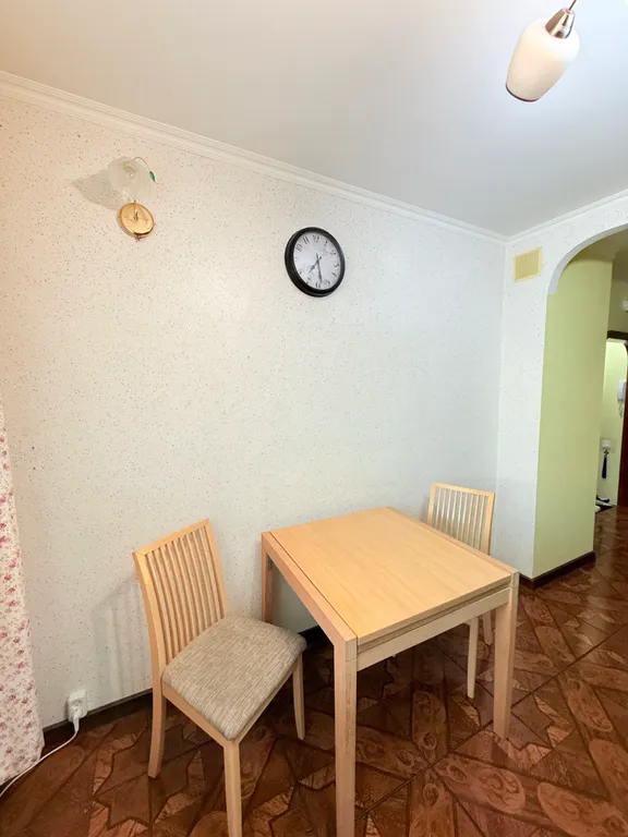 Центр города, трансагентство, кафе Шоколадница, ресторан Диван Сарай.