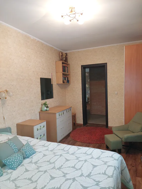 Уютный дом на берегу реки