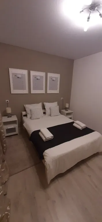 Дом в деревне с баней