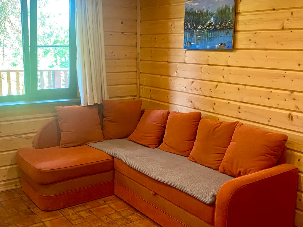 Домик в живописном месте на берегу Ладожского озера